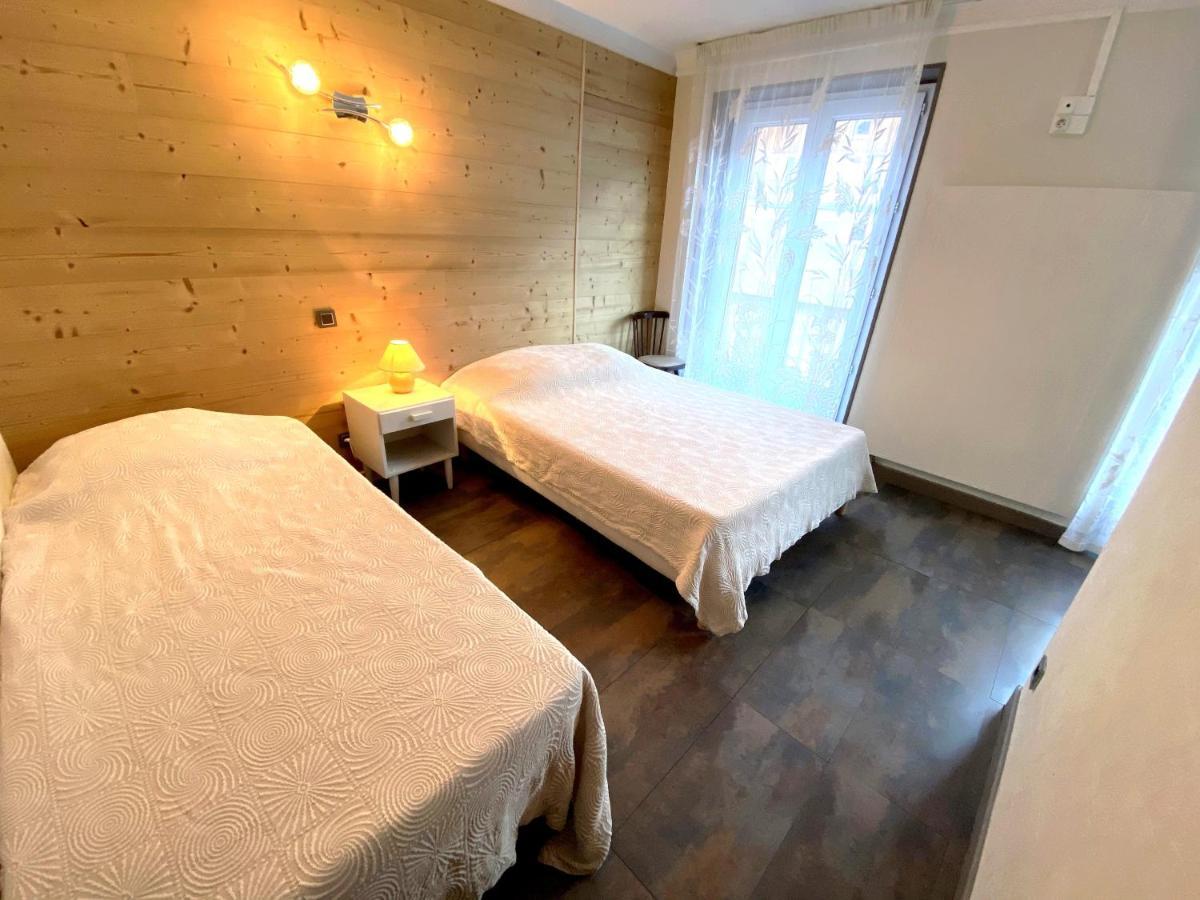 Chambres Avec Garage Motos Lanslebourg-Mont-Cenis Exterior foto